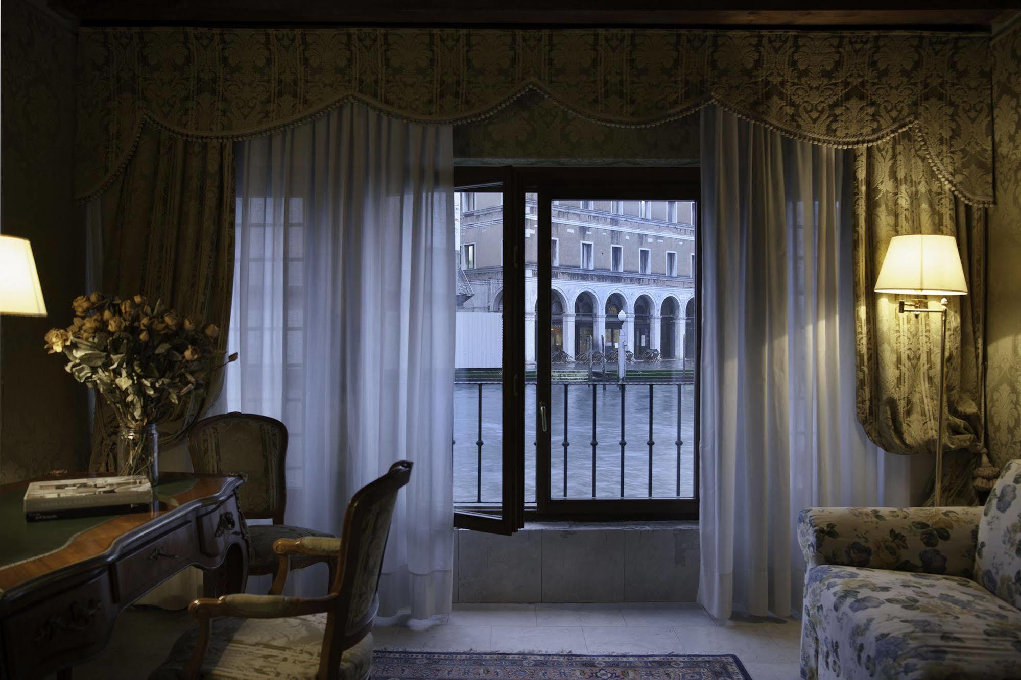 Al Ponte Antico Hotel Veneţia Exterior foto